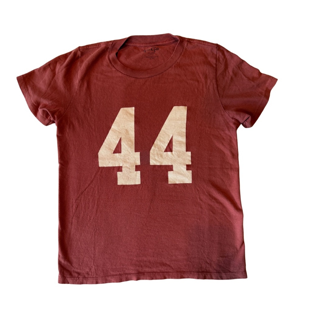 Brandy Melville John Galt short sleeve number tee